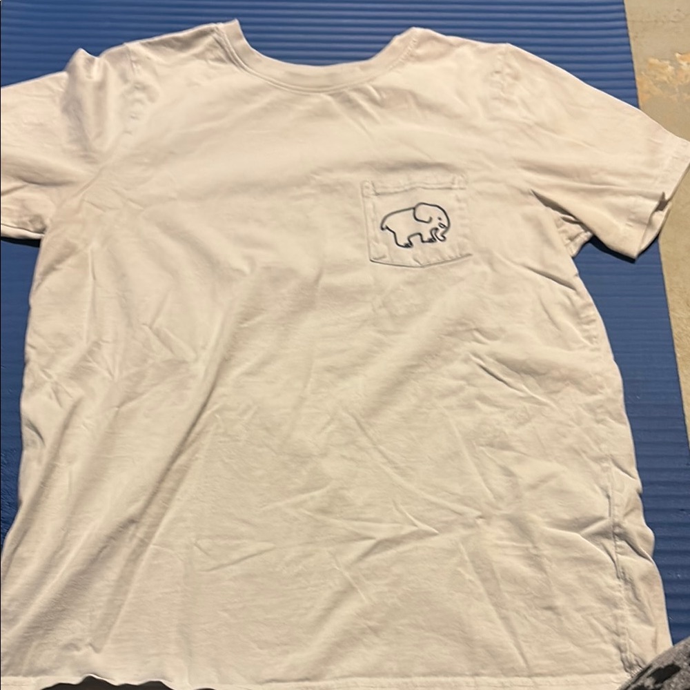 Ivory Ella Cream T-Shirt with Elephant Graphic